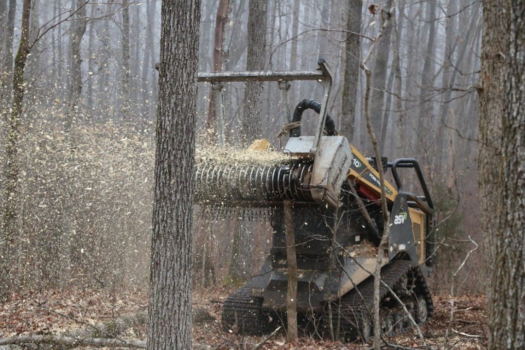 Hakselaars om gewassen te versnijden en hout te versnipperen